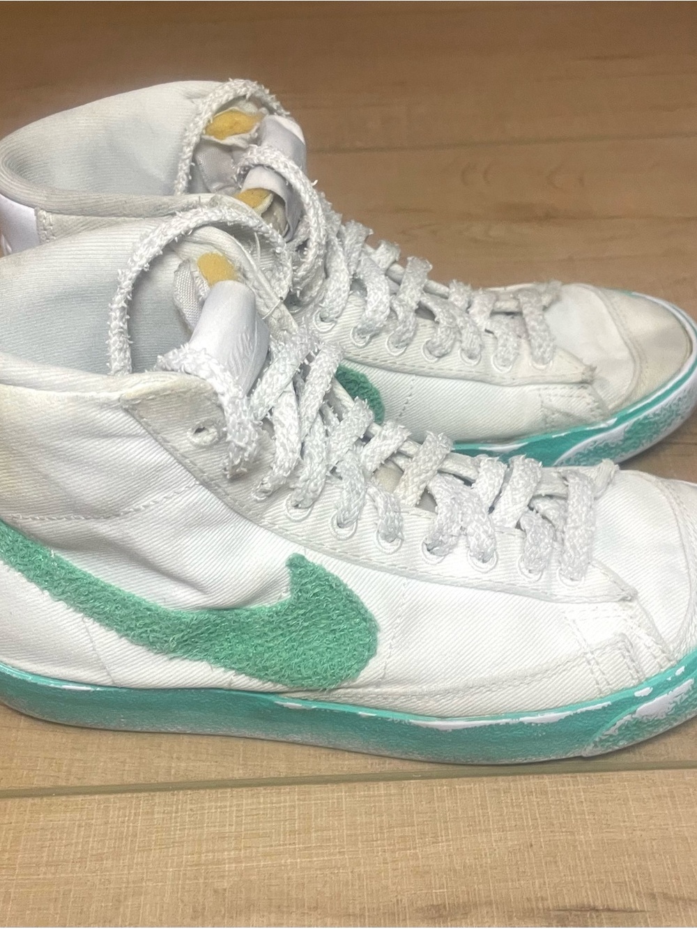 Nike Blazer '77 Mid Chenille Swoosh - FJ4547-100 - Green Fade Size 6.5 Women's